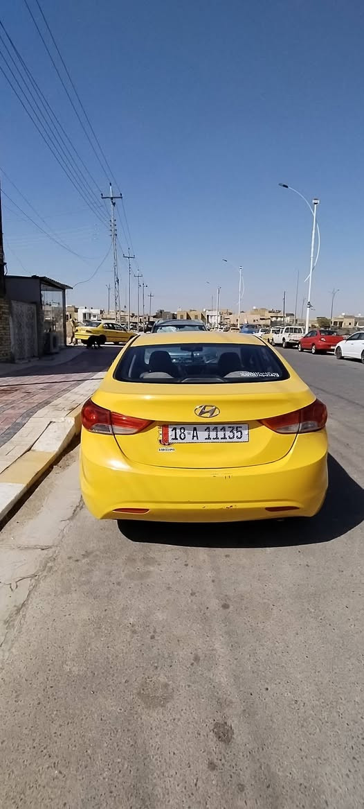 افانتي موديل 2012 محرك 1600 بي رواجز بيهن جكجكه لا تنقيص ولا تبخير بيها جاملغ ايمن مبدل بدون دواخل بيها دحجات بصيطه تخم تاير تبريد دوشمه رقم انكليزي بابل بأسمي السياره حلوه مال جناي سعرها ٨٥ وبيها مجال بسيط  مكانها ناصريه مركز وهذا رقمي *********** واني خادم
