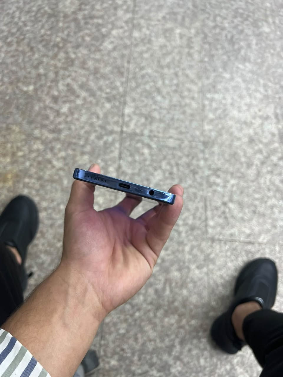 تكنو كامون 20 برو ذاكرة 256
ما مفتوح بي شخوط بسيطة بشاشة 
سعرة 200 وبي مجال قليل 
اتواجد قليل عل فيس رقمي وتساب او رمش اتصل عليك
مكاني كربلاء
***********

نص مكتوب في الصور:
- ٧:٢١ م
- هاتفي
- HiOS
- V14.0.0
- Based on Android
- اسم الجهاز
- TECNO CAMON 20 Pro
- التخزين
- ١٧,٠٤ غ.ب / ٢٥٦ غ.ب
- الطراز
- TECNO CK7n
- وحدة المعالجة المركزية
- Helio G99
- الكاميرا الخلفية
- 64M TRIPLE
- Camera
- الكاميرا الأمامية
- 32M
- البطارية
- 5000mAh
- الشاشة
- 1080X2400