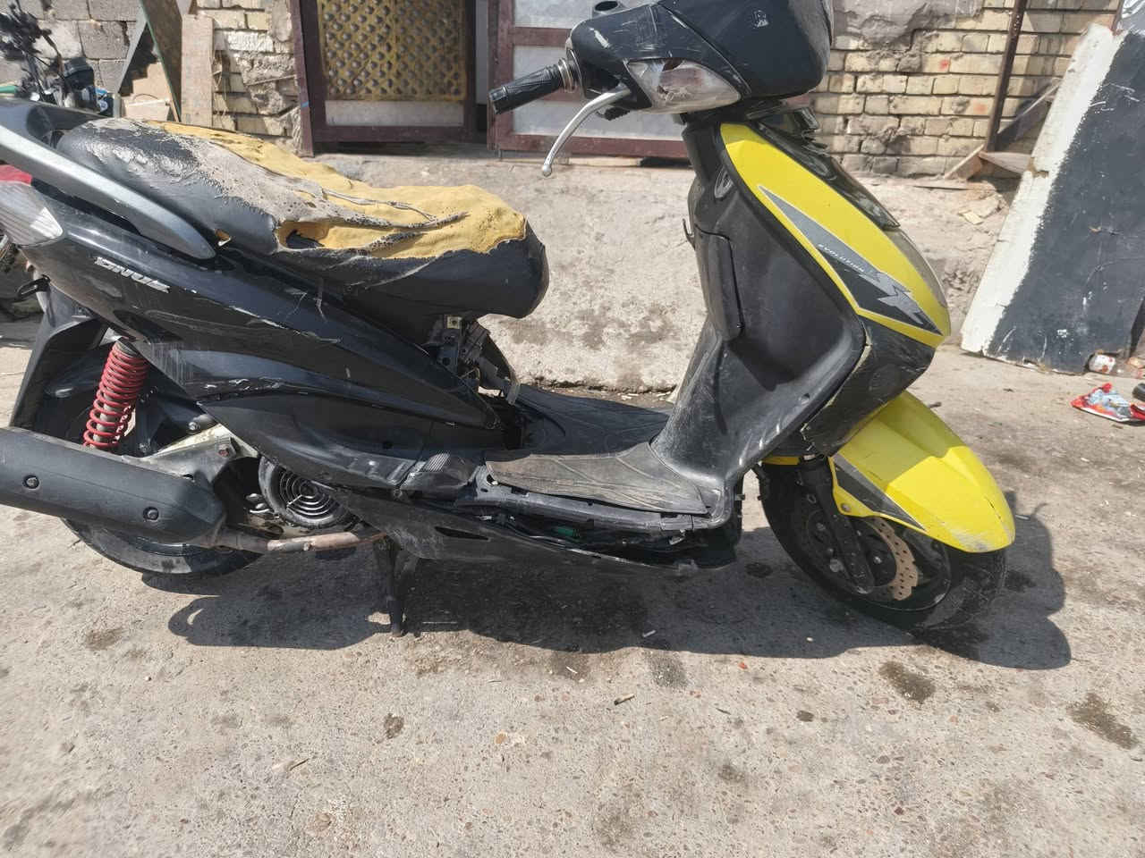 سكنس نثيه شغاله سلف وجميع كهربائيه شغاله معدلها كلش حلو وي استفسار واتساب *********** سعرها 300
