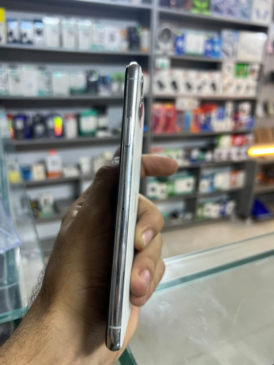 Iphone 11 pro max 256gb 1 sim
پاتری ٧٦ە مۆبایلەکە هەموو شتێکی بیلادیە بەس فەیس ئادیی ئیش ناکات سحریشی ٣٥٠ هەزارە مامەڵەشی تێدایە ئەوەش رەقەم ***********
