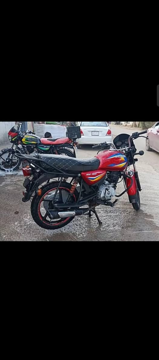 سلام عليكم دراجه بوكسر كلاسيك دراجه بيهه نواقص خفيفه الموديل ٢٠٢٣العنوان بغداد الدوره  الرقم***********
