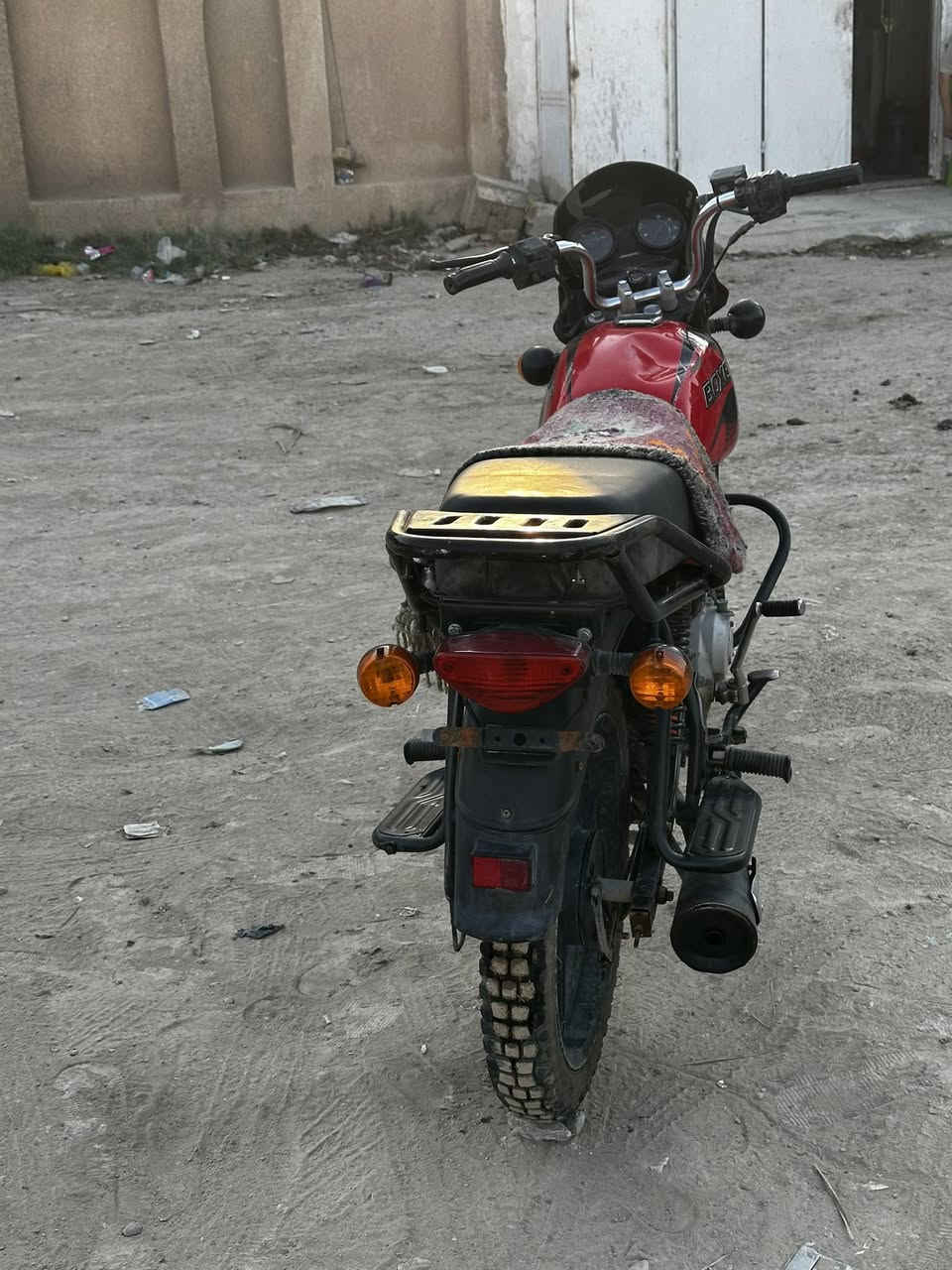 بوكسر موديل 20
مستحقه  تجفيت
شغاله  كهربائيه كامله
سلف نقص شحن باتري
تاير جوب لس جديد
جوب امام جديد
السعر 400
مكاني حله مركز مدينه
***********
@إشارة
