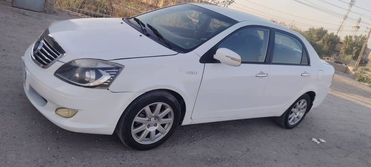 سلام عليكم جيلي موديل ٢٠١٣ مكفواله من ضربه وتبديل مشروع وطني رقم قادسيه تحويل مباشر كير ومحرك وشواصي كرهبايات شغاله تخم تاير تبريد  تريد بيع او مراوس اني خادم *********** مكان دوانيه عفج سعر ٤٥ وبيها مجال
