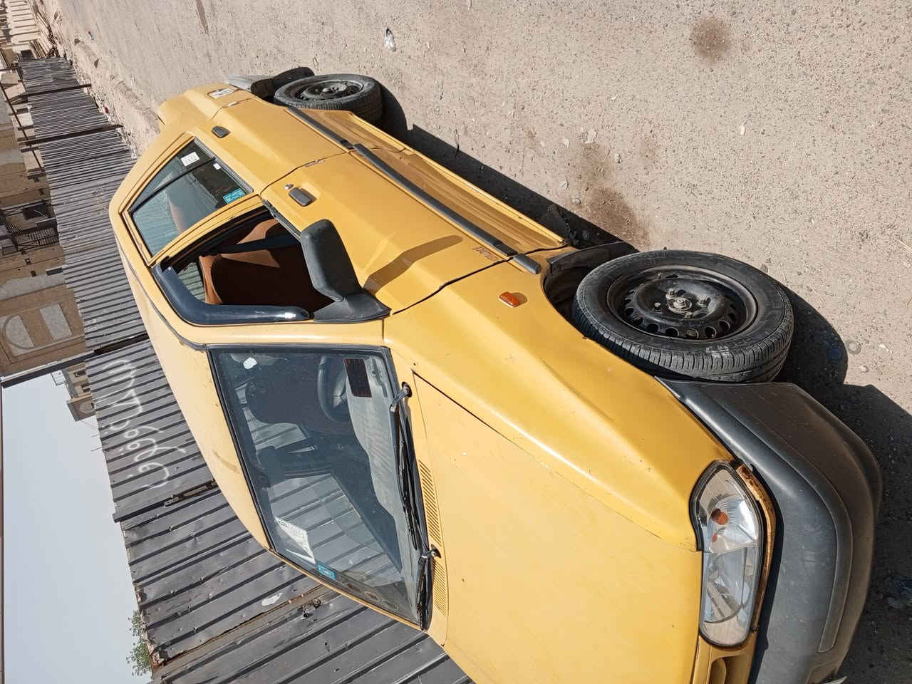 سايبه موديل 15 نضيفه سياره بيها ملاحضات بسيطه عليها غرامه 350/الف علا مشتري سعر 20وبيهامجال بسيط
*********** مكان بغداد الشعب
