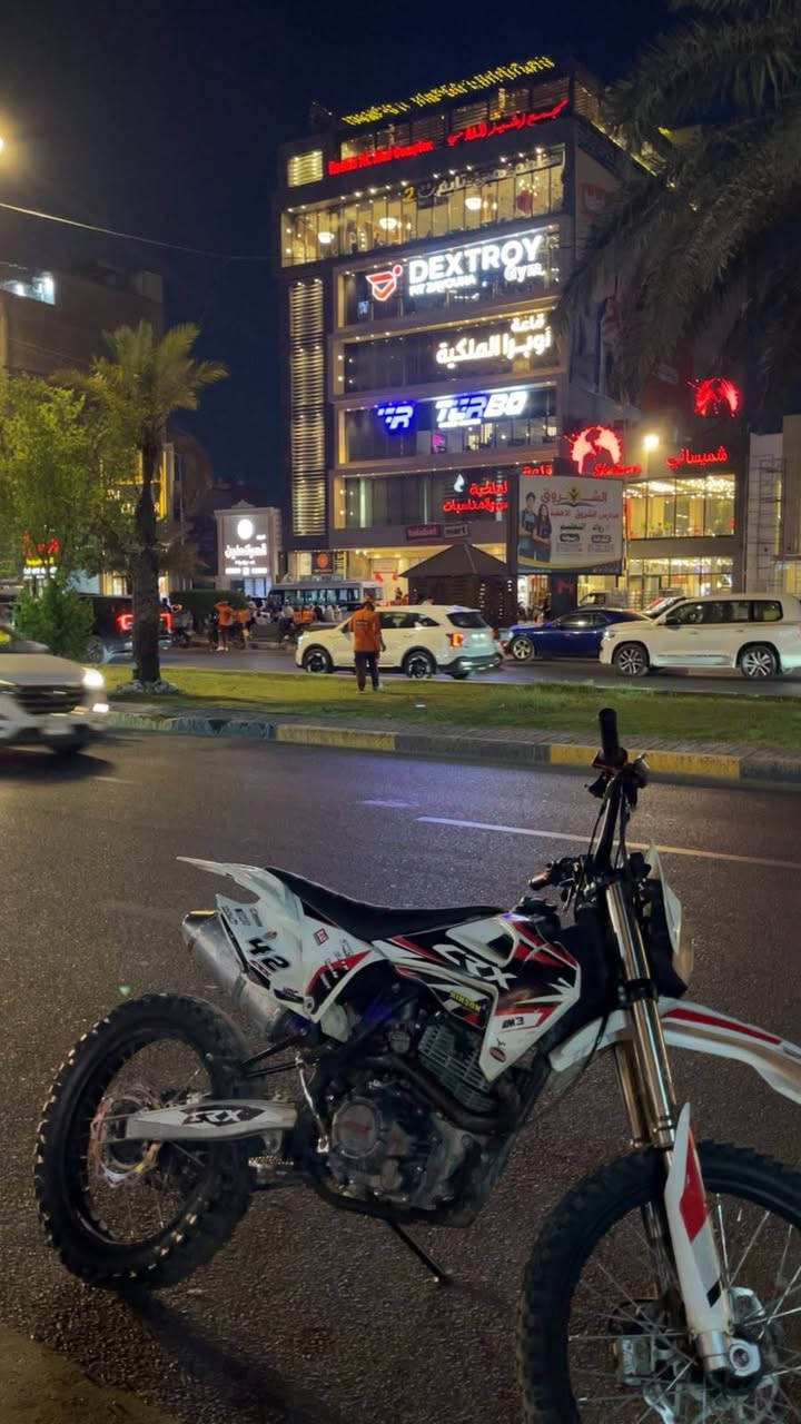 سلام عليكم دراجه قفاز موديل 2024 حجم مكينه 300cc دراجه خير من الله شلعه ومعدل ترايك وين متريد دراجه بيها نواقص بسيطه سلف شغال نقص دشلي شغاله نكره بكل وقة سعر 850 وبيها مجال حك جيه مكان بغداد رقم ***********

