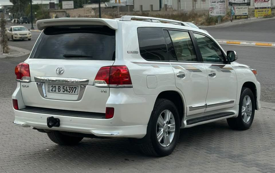 لاندكروزر GX.R • ٢٠١٤ • ١٨٠٠٠٠ كم