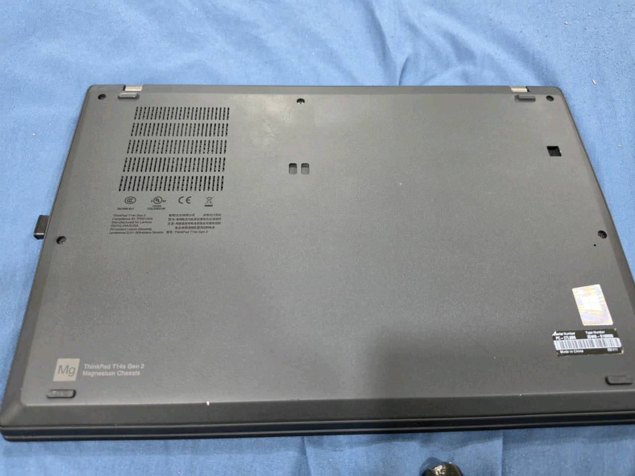 لابتوب ثينك باد t14s للبيع فقط نضافه 99% المواصفات:
معالج core i7-1185G7 الجيل 11

رام 32 جيجا ddr5 بسرعه 4267 

هارد 256 SSD قابل للتطوير

كارت شاشه مدمج iris 16GB

شاشه حجم 14 بدقه 4k مع خاصيه ال HDR و ايضا مانع انعكاس 

تحتوي على بصمه اصبع و IR (بصمه وجه)

بطاريه تدوم من 2 ساعات الى 6 ساعات حسب الاستخدام

السعر 750 الف و بيها مجال قليل 
العنوان بغداد الغزاليه لا يوجد توصيل
هـ/***********