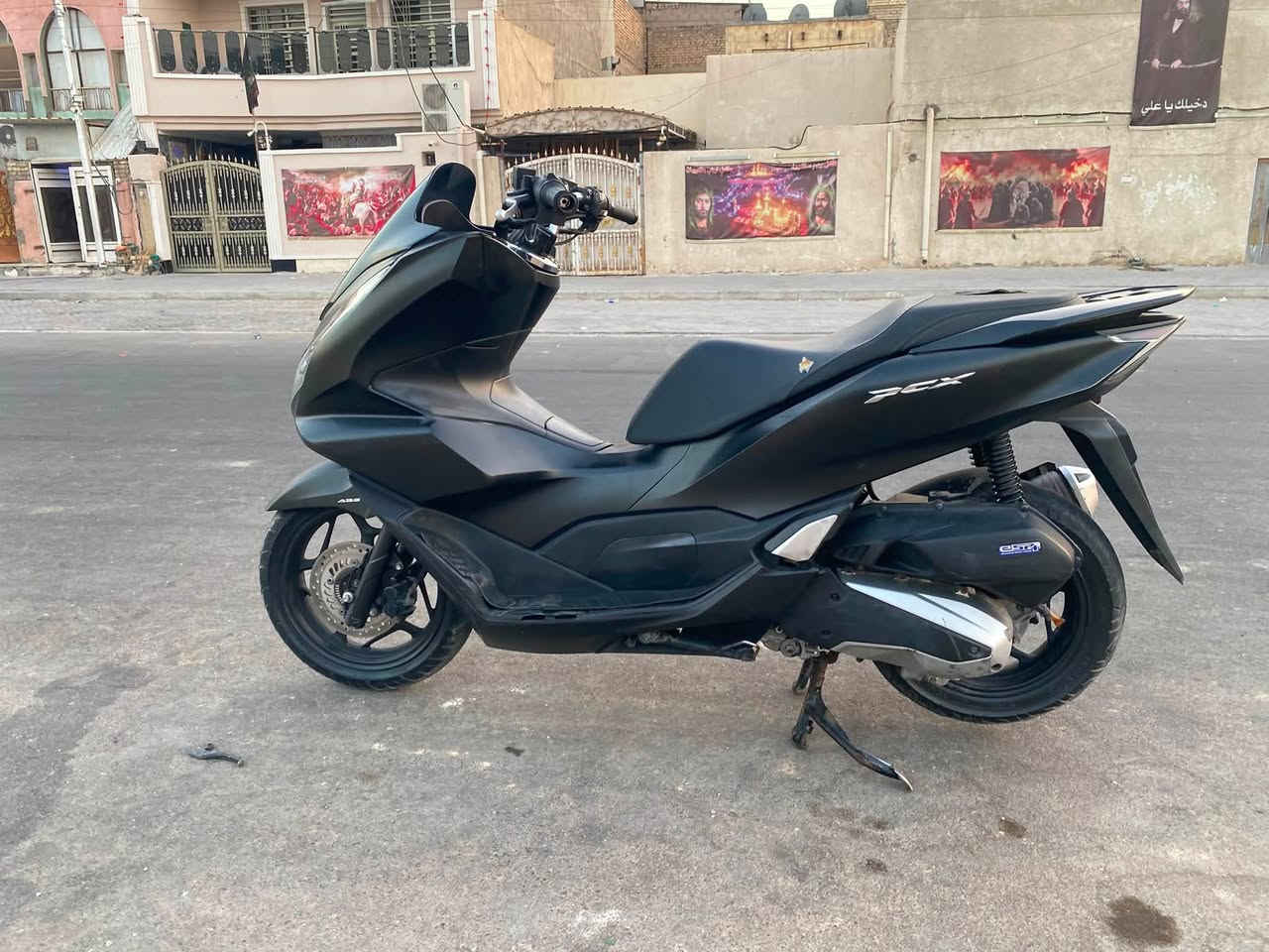 سلام عليكم pcx جيل الرابع ✅
مكفوله كفاله عامه كفر ومكينه 
وارد كوري ✅
ماشيه 21 دراجه جديده 
شلعه ومعدل مابيها نقص ابد ✅
حساس زدحام حساس ستان 
السعر ١٦$ ورقه ✅
عنواني بغداد العبيدي شارع عشرين ✅
***********
