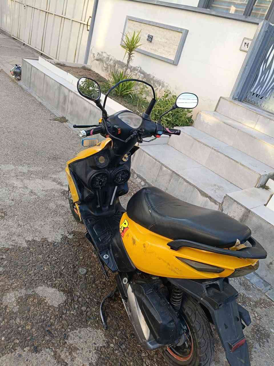 السلام عليكم ورحمة الله وبركاته
🏍️ للبيع دراجة ماكس مضلع 50 سيسي

🔹 مكينة 50 سيسي
🔹 اقتصادية بالبنزين
🔹 نقرة سلف
🔹 الدراجة شغالة وموجودة للفحص
🔹 كابريتر جديد دهن اصلي جديد بلك جديد
🔹نضام سماعات بلوتوث صوت قوي
🔹 السعر: 350 و بيهة مجال بسيط او مراوس
📍 المكان: بكرجو تازة
📞 للتواصل ***********

للاستفسار والمراسلة خاص.

