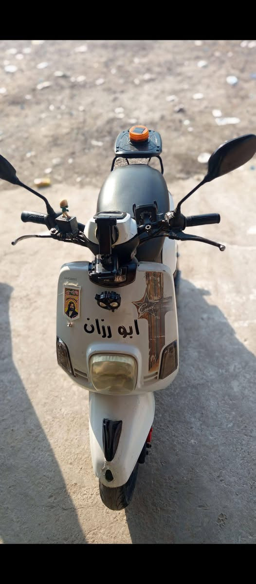 دراجه بوليس للبيع  نوزل وكلها بلاديه كهربائيات كلها شغاله درجه خير من الله شلعه ومعدل السعر 700 مكاني بعقوبه تقاطع القدس وهاذ رقمي خابر وتدلل ***********
