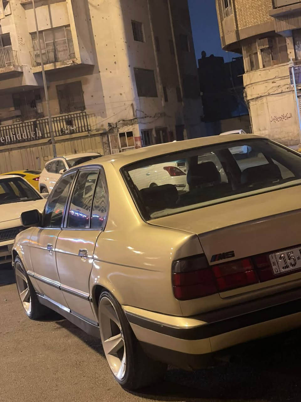 السلام عليكم بي ام للبيع ٥٢٥/رقم انبار انكليزي محرك مفتوح مو مسكر كير اوتو مصبوغة عام نقص كمبريسر تبريد مكان السيارة بغداد السعر ٤٠/للتواصل على الرقم/***********
