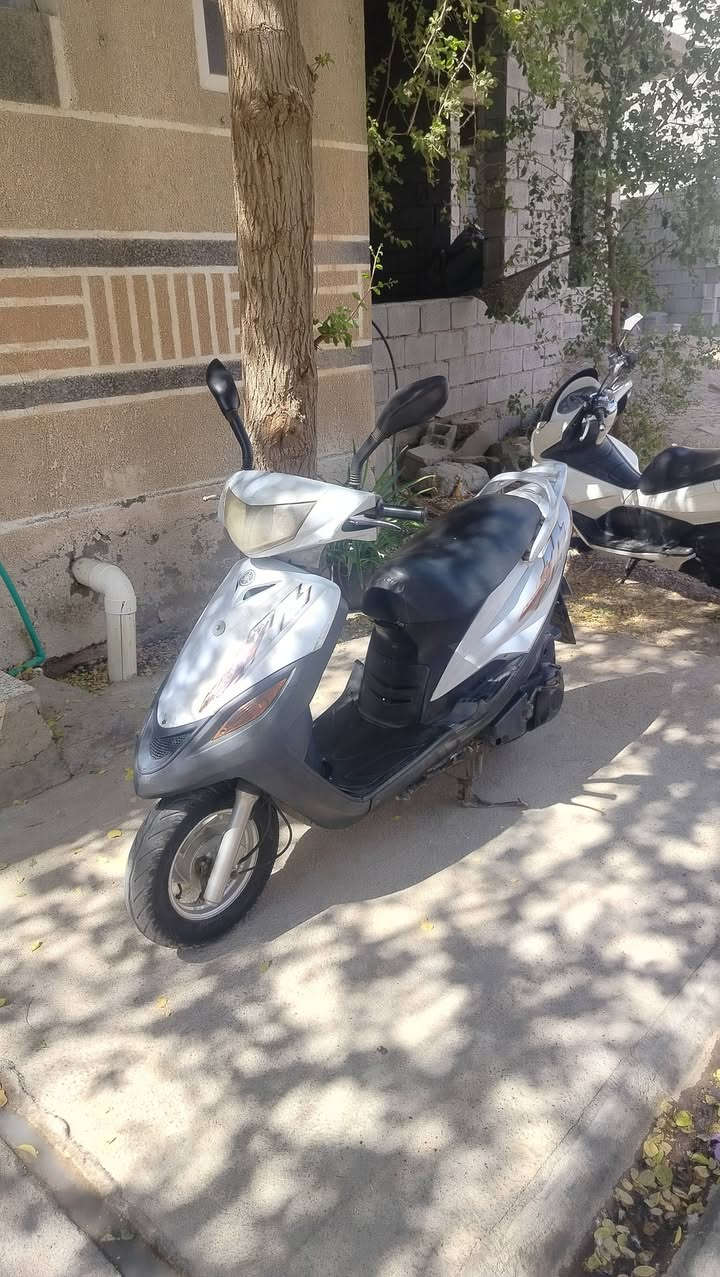 دراجة ماكس 140للبيع فقط كاملة نكرة سلف تايرات جديد امامي وخلفي كابريتر محور أيراني سعر 375 كهربائيات شغالة كاملة للاستفسار ***********
