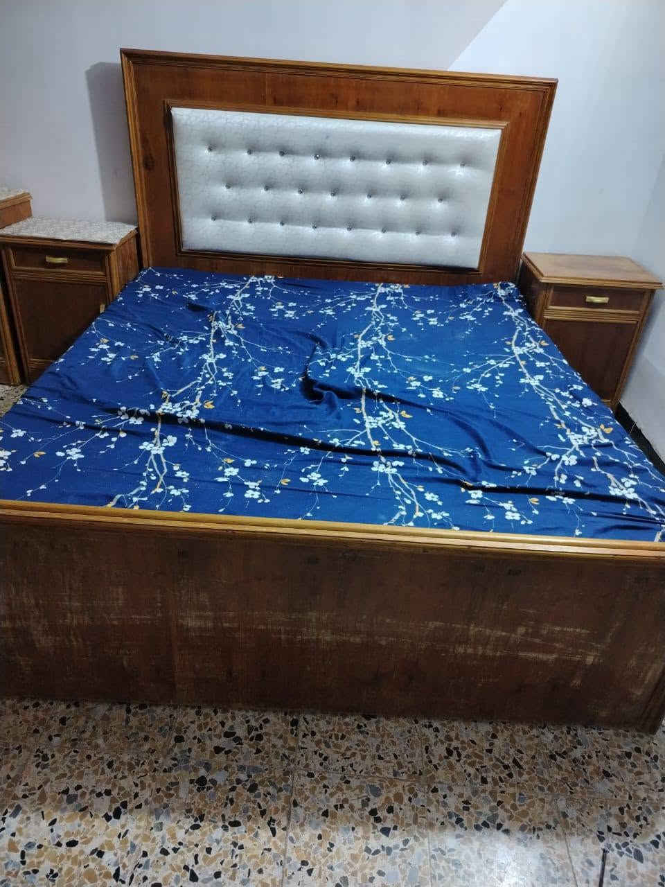 السلام عليكم
 متوفر لدينا الآن  [ كنتور صاج عراقي درجه اولى احطاطه ] بنقاوة عالية وقوة تحمل ممتازة، 
القياسات: [الارتفاع أكثر من مترين والعرض ٣ امتار]
السعر: مليون و٢٠٠ الف وبي مجال بسيط
📍 الموقع: [تكريت/ الحمره]
📞 للتواصل والطلب واتساب(***********):
