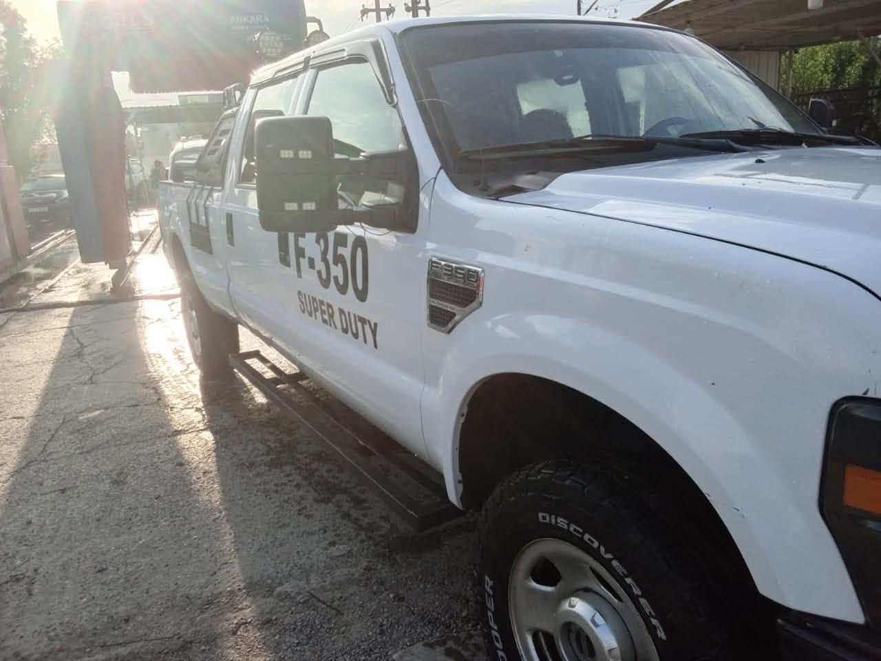 السلام عليكم
فورد F350  ٢٠٠٨ بانزين ١٠ سلندر 
رقم شمالي تحويل ثاني يوم 
جاهزه من كلشي 
مكان السيارة بغداد 
السعر 100 $ 
هـ *********** ابو مناع
