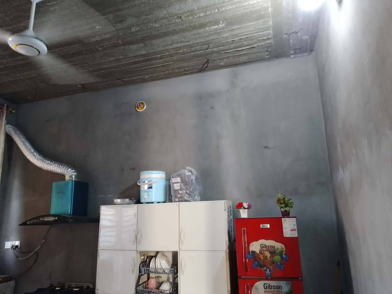 مساحة ارض 500متر طابو زراعي سند25 تحتوي على مشتمل 100 متر بناء حديث 🏠 قرية (الأفندية) خلف المخبز تبعد عن الشارع العام 300 متر 🚇 كافة خدمات مع خط مولد ذهبي تحويل مباشر يحتوي المشتمل على👇بناء طابوق سطح كونكريت
استقبال 6×4🧱
مطبخ 4×4🧱
وصالة 6×4🧱
مع منور وتواليتات وحمام🧱
طارمة 10×4🧱
السعر 46 مليون وبي مجال بسيط
***********
