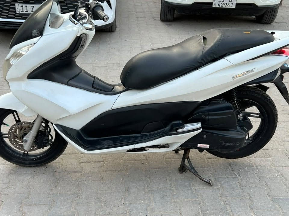 سلام عليكم  Pcx جيل اول يابانيJf مكفوله      ماشيه 31 الف قبل 3 شهر من نازله رنبه   حساس زدحام حساس ستان كله شغال دهن موتل دراجه خير من الله   السعر مليون و 500   ***********   مدينه الصدر
