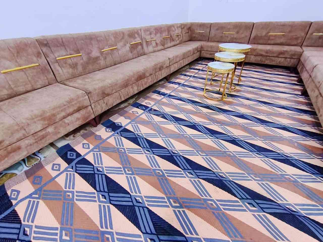 ديوان • ٢٠ مقعد • نضيف جدا
