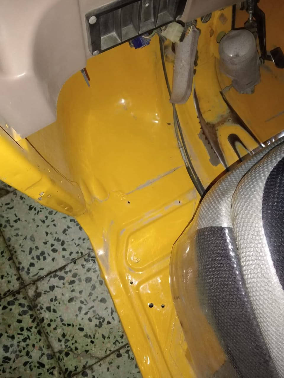 سلام عليكم تكتك موديل 2018 مرقمه انكليزي نضيفه تكتك بيه صبغ بل لغد ودوسه معمره السعر 6 وبيه مجال شي بصيط  رقمي *********** مكاني بغداد بلعبيدي
