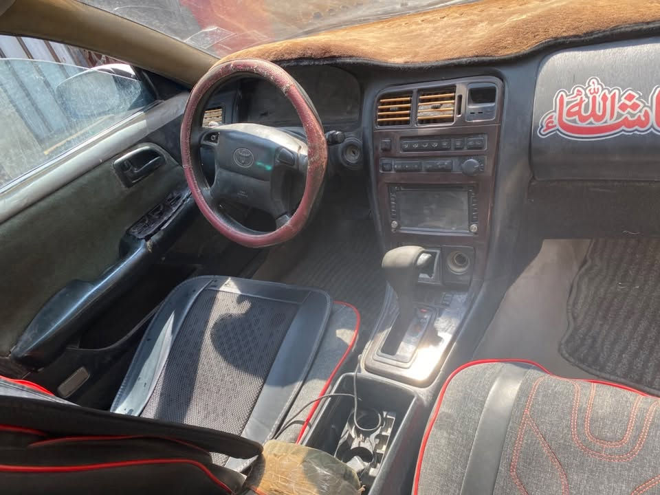 شيزر للبيع موديل 1995رقم بصره مكفوله شرط التحويل مكينه ونجي كايمه بس السياره شغاله حداديه نص ونص للمكان البصره للزبير  رقم ***********السعر 27وبيه مجال
