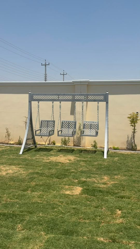 🌿🏡 إذا تبحثون عن مكان يجمع الراحة، الخصوصية، والونسة… فأهلًا بيكم بمزرعتنا. 🤍
نوفر لكم تجربة متكاملة تناسب العوائل، الأصدقاء، وجميع المناسبات، مع جميع وسائل الراحة حتى تقضون يومكم بدون ما تحتاجون تشيلون هم أي شيء.

✨ مرافق المزرعة:
🏊‍♂️ مسبح للكبار ومسبح للأطفال.
🛏️ غرفتا نوم، إحداهما بإطلالة مباشرة على المسبح، بالإضافة إلى فرش أرضي إضافي.
🛋️ صالة واسعة ومريحة.
🍽️ مطبخ متكامل يحتوي على جميع أدوات الطبخ والتقديم.
👕 غسالة ملابس ومنشر للملابس.
📶 خدمة إنترنت (Wi-Fi).
⚡ كهرباء متوفرة 24 ساعة.
🚿 عدة حمامات داخلية وخارجية موزعة في جميع أنحاء المزرعة.
🌳 حديقة واسعة مع جلسات خارجية.
🎲 ألعاب ترفيهية (أونو، طاولي، دومنة، ورق لعب).
🔥 باربكيو متكامل للشواء.
💍 قاعة خاصة للمناسبات والأعراس والخطوبة وأعياد الميلاد.

🎉 العرض الحالي:
☀️ الشفت الصباحي: 150,000 دينار
🕘 من الساعة 9:00 صباحًا إلى 5:00 مساءً

🌙 الشفت المسائي: 200,000 دينار
🕖 من الساعة 7:00 مساءً إلى 7:00 صباحًا

📍 العنوان: ديالى – بعقوبة – برغة.

🤍 كل اللي عليكم تجيبون اللمة الحلوة… والباقي علينا.

📞 للحجز والاستفسار:
***********
أنستا:athar.farm1
