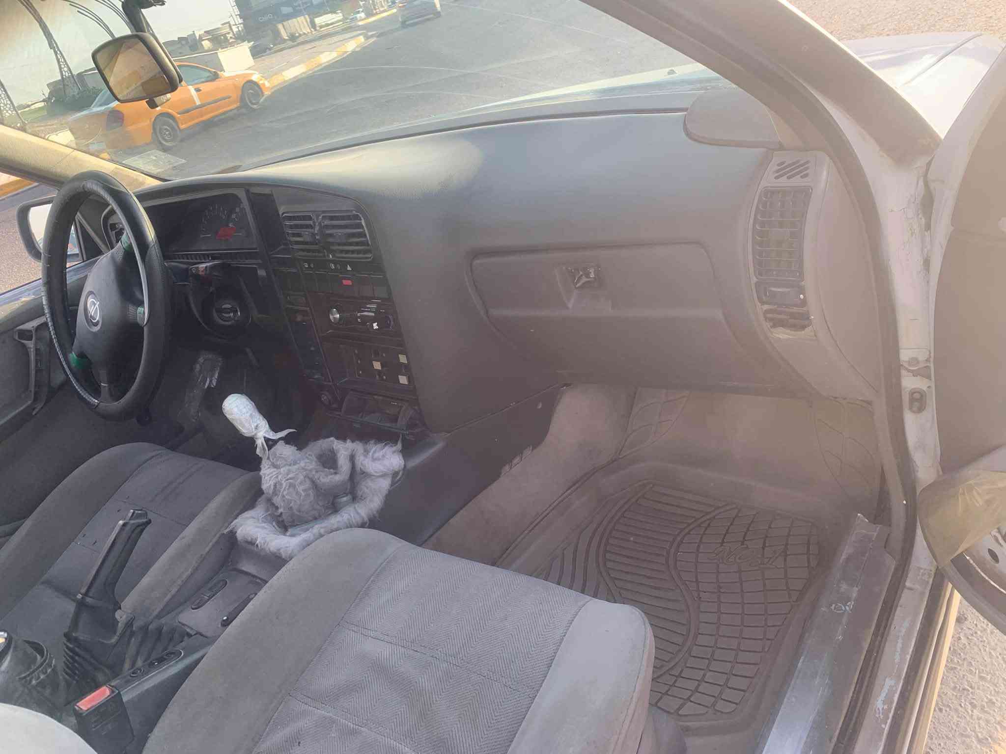 سلام عليكم اخوان ابل اوميكه موديل ٩١ مال جناي مكينه ٢٠٠٠حيل نضيفه
مكان رمادي خمسة كيلو سعر ٣٢ بيه مجال 
***********واتساي
