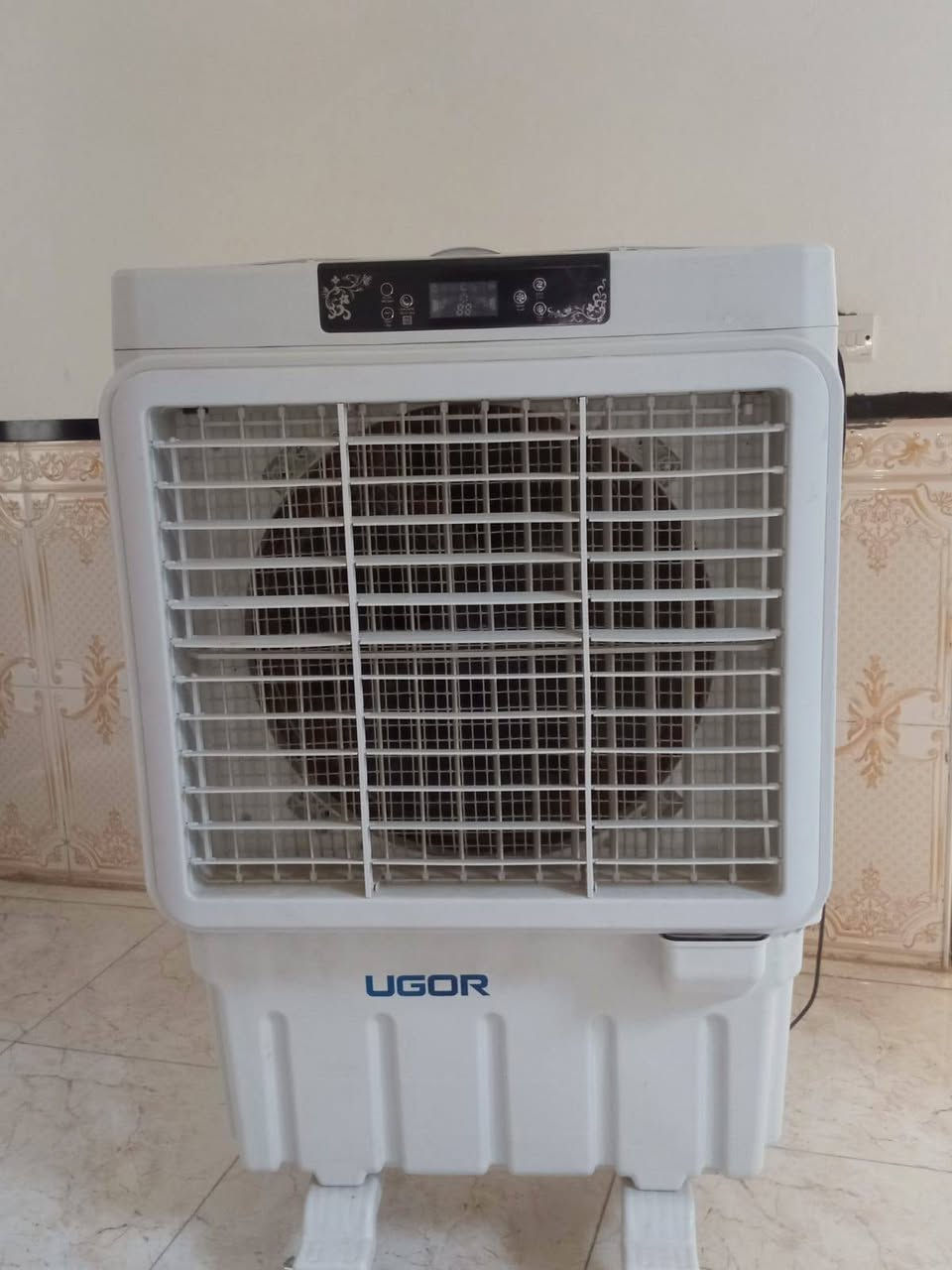 كنفيرة مستخدمة شي، قليل، جديدة
ونضيفة كلش تجي تفحص وتقتنع يلا تأخذ، سعره 250 وبيه مجال يوجد توصيل الباب بيتك ***********
