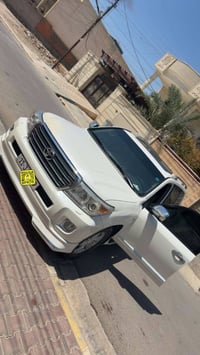 لاندكروز • ٢٠١١ • ٢٥٠٠٠٠ كم