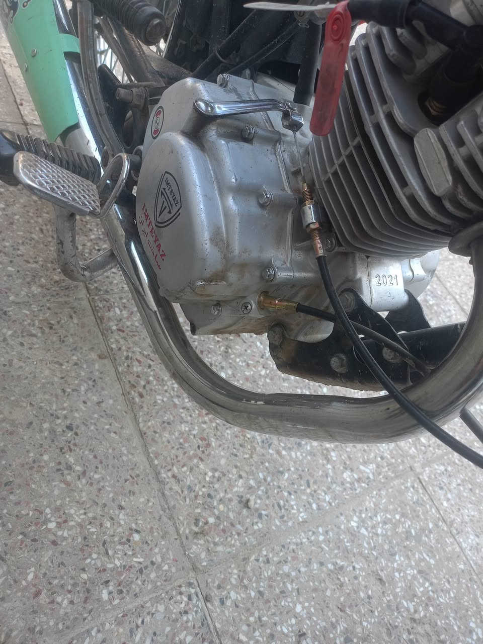 شباب دراجه للبيع سعر 350 كل شيء ما ناقصه كل شيء كامل بيها كلها شغاله سعرها بمجال قليل ت***********
