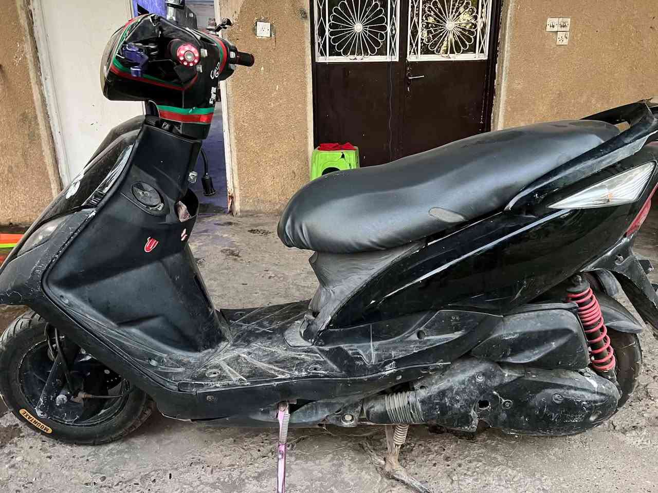 سلام عليكم شباب دراجه ماكس ثعلب للبيع بوشه 49سلف وهندر شغالات دراجه فول تجي تفحص اله تاخذ السعر 500 وبيه مجال كلشي شغال بيه اي نغص ماابيه دراجه نص قراضه ابلادي   *********** بيه واتساب
