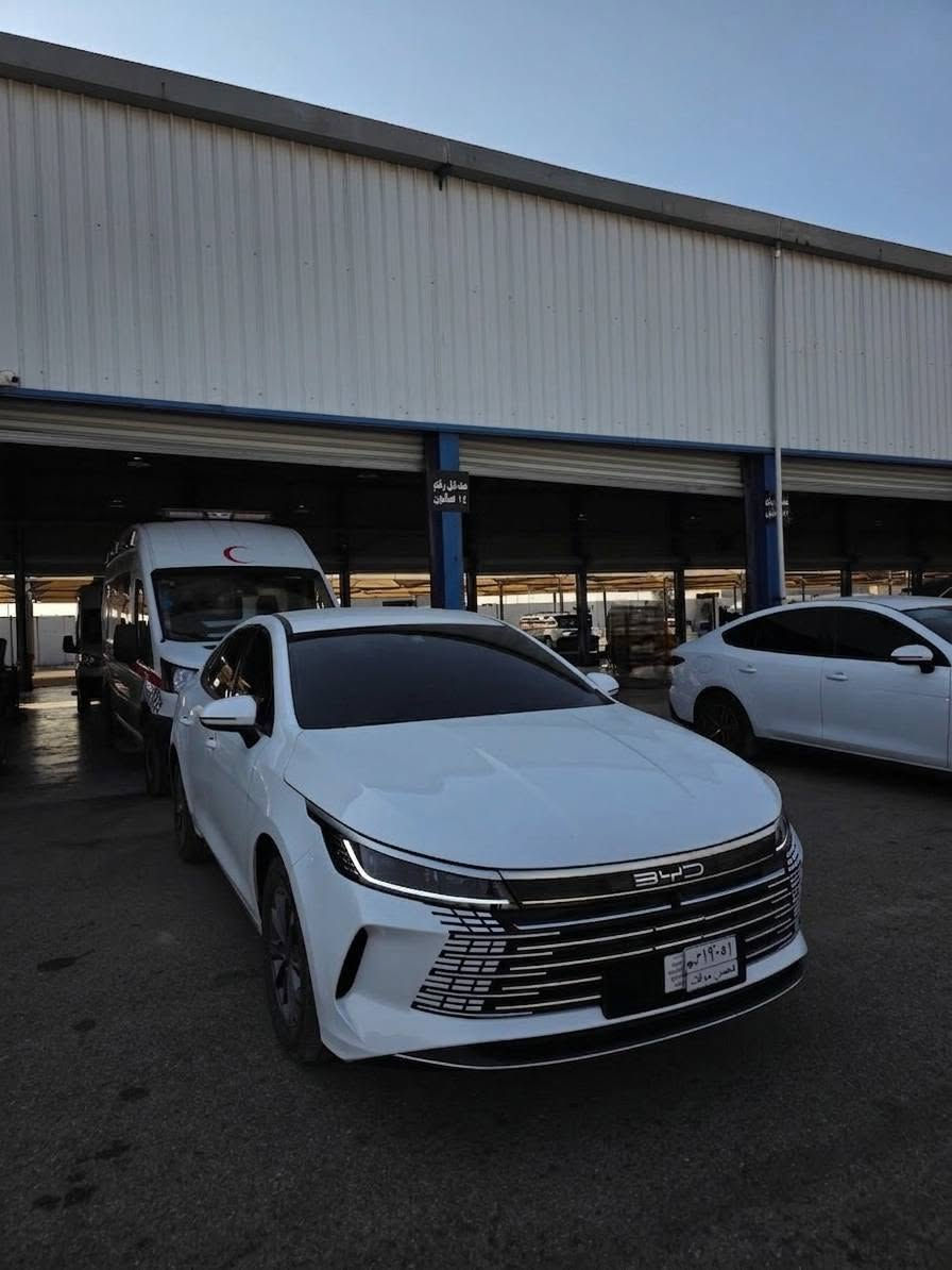 سلام عليكم 
BYD دستروير الجيل 5
للبيع السيارة فول مواصفات عدى الفتحه 
السيارة كامله هيه وملحقاتها الاصلية اي نقص مابيها ✅️
 + شاحن سريع 16 امبير ⚡️
السيارة ماشية 14 الاف وبعدها بوضع الوكالة 🔋
 مكفولة كفاله عامه عدى رصعه بسيطة جدا حجم اصبع (بخشم البنيد )
السعر 19.5 مليون وبيها مجال بسيط جداً ⛔️
( مكاني كربلاء )
اذا ماعجبك السعر لا تكسر بحلال العالم رجائاً 🌹🤍
للاستفسار اكثر التواصل :***********
