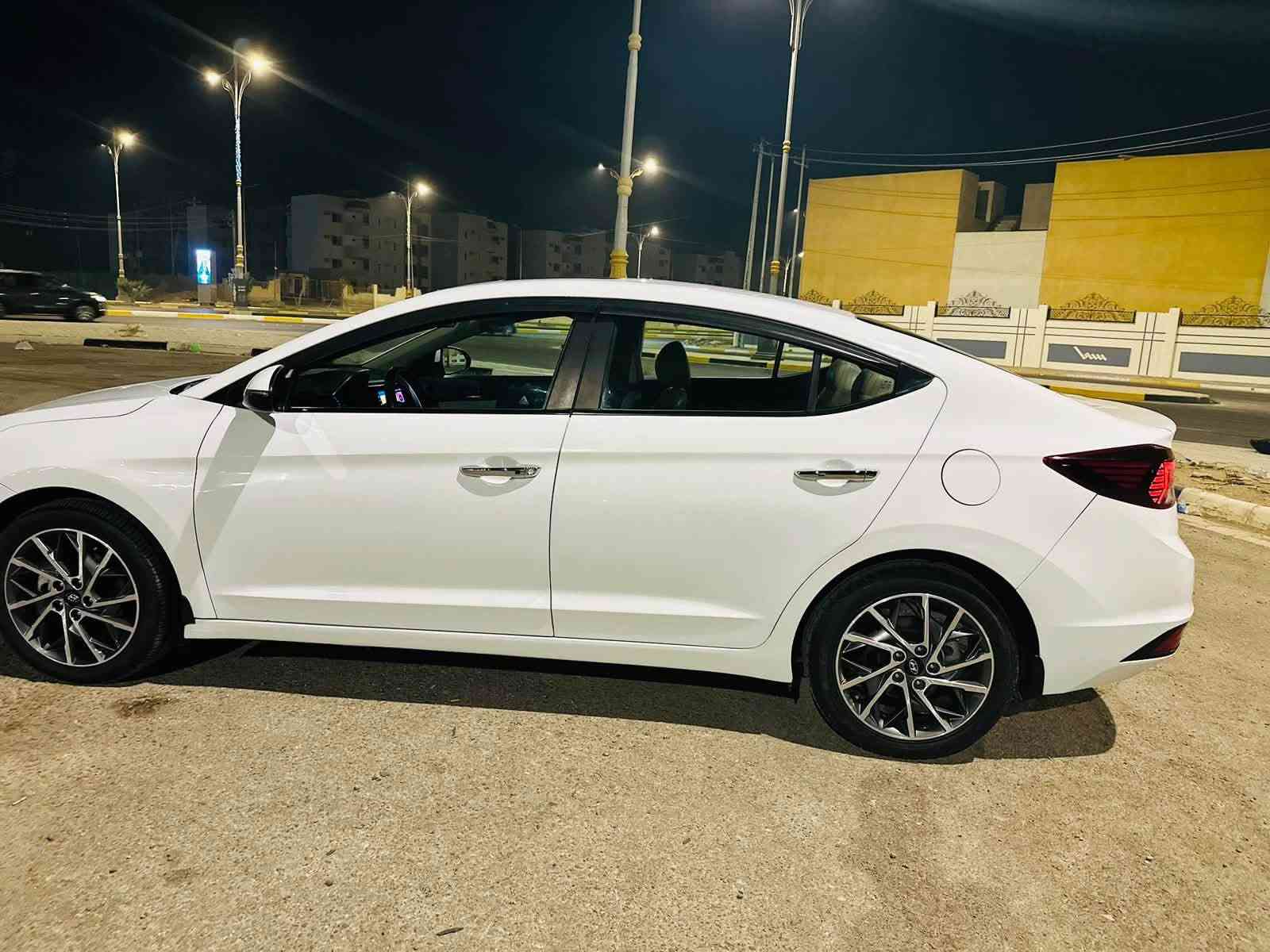 النترا 2019 خليجي  فول مواصفات كفاله عامه من صبغ وتبديل والبارد رقم بغداد باسمي ماشيه 80 الف بعدهي جديده مكاني كربلاء السعر 157

‭***********‬
