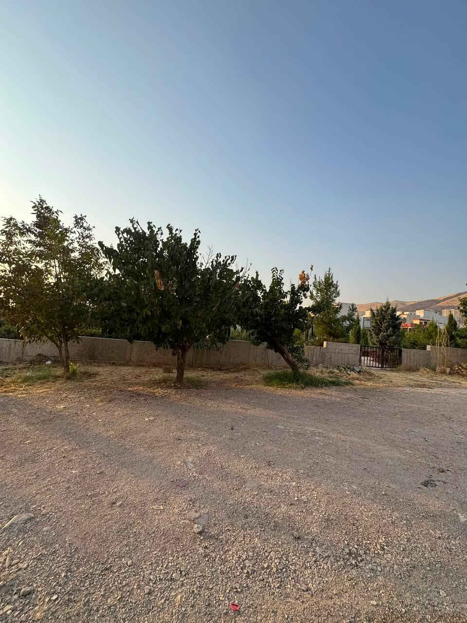 سەرەتا بەناوی خودا 
کۆدی /10984
خانوو بۆ فرۆشتن  
📍ناونیشان/  39کانی أبراهیم أحمد
📐ڕوبەر / 200 مەتر 
📏پێشی/ 10 بە 20
🛣️شەقامی/ 20 مەتری 
🌕 ڕوو / ناوشار
🏗️پێکهاتوەلە/ 2 نهۆم 

تێبینی ( خانوەکە بەرام بەری باخە  بیرێکی باشی تیایە دوو قاتو هەورەبانێکە بۆ دومال ئەبێت )
ــــــــــــــــــــــ
🖊️/ بۆ زانینی نرخ  کۆمێنت بکە 
ــــــــــــــــــــــــ
بۆ پەیوەندی📞
☎️***********

‎ـــــــــــــــــــــــــــ
تۆی بەڕێز موڵکت هەیە دەتەوێت بیفڕۆشیت یان بیدەیت بەکرێ زانیاریەکانمان بۆ بنێرە هاوکارتان دەبین 
‏‎*********** ☎️واتس ئاپ"فایبەر 
‏‎یان سەردانی نوسینگەی(جوانی موڵك)بكەن
‏‎ناونیشان"ئیبراهیم ئەحمەد"بەرامبەر دیلان سیتی
