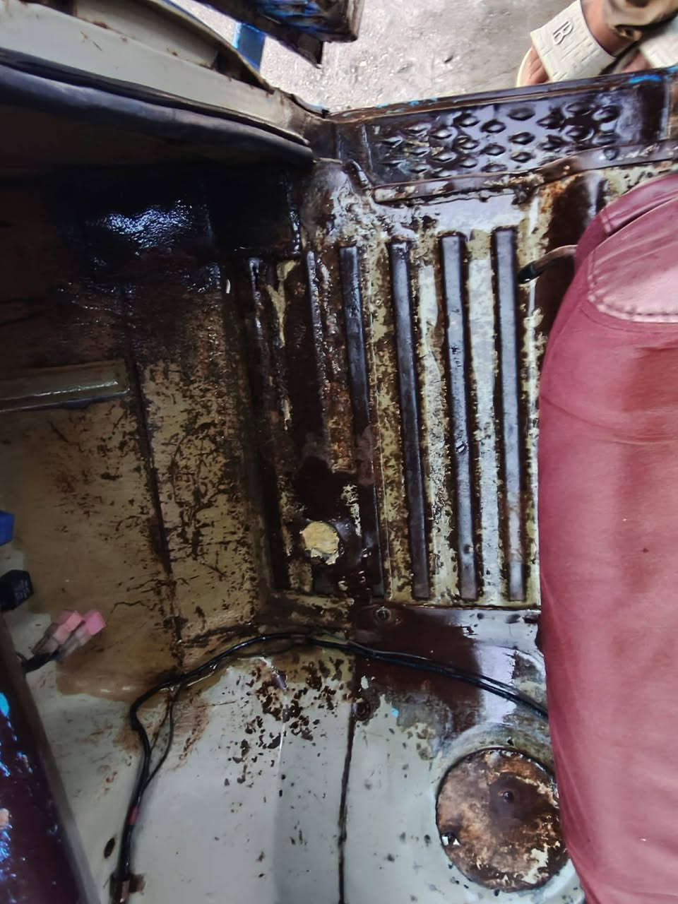 واز موديل 88 بدون
كير اثري واي جديد صار اسبوع من شديته حاويه 
المحرك خير من الله لأ يدخن لا تبخير الشاصي فول نظافة 
الاكسن واحد ع واحد سياره جاهزه نقصهه بس جادر دسكات اماميه جدد شاد كهرباء كامله السعر 3مليون وبيه مجال الاتصال والاستفسار ***********
