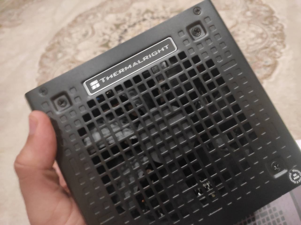سلام عليكم قطع PC للبيع  جدد بالكارتون ما مستعملات
المعالج core i5 14600K مكسور السرعة مع الكرتون اشتريت قبل فتره وما استعملته وصولاته ويا سعره 349 الف

باور سبلاي ثيرملرايت 750W GOLD PLUS 80 يقبل PCL-e 5.0 غير مستعمل مع الكرتون وصولاته ويا ،سعره 119 الف

SSD m.2 nvme 1.4
 من شركه gigabyte اسم الموديل gen4 4000E 
مساحته 512GB سرعته 3,600
استعملته فترة اسبوعين على لابتوبي و عفته سعره 119 الف

اخوان مكاني بصرة او نجف موجود بيهن اثنينهن توصيل محافضات ما عندي البيع وجه لوجه مع الفحص اذا تحب هذا رقمي ***********
