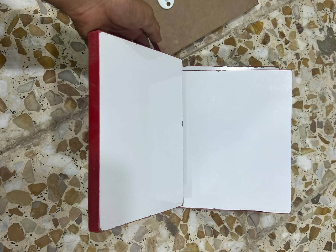 رفوف نظيفه للبيع
قياس 60*20 عدد 14 قطعه 
قياس 25*20 عدد 8 قطع 
يوجد توصيل لكافة المحافظات ***********
