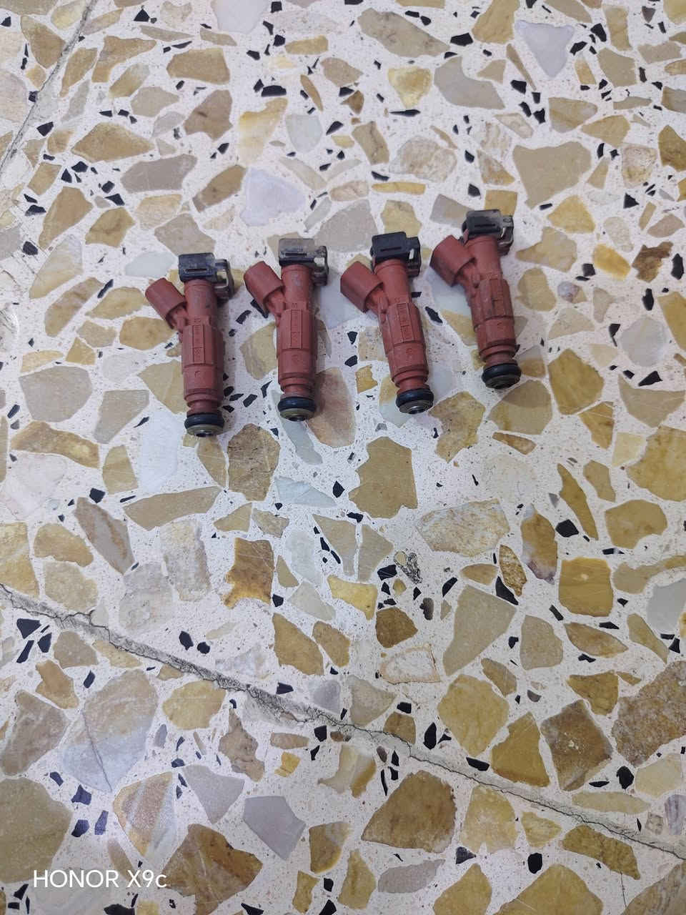 السلام عليكم
عندي نوزلات مال فورتي مديل 16 مكينه 1800 يرهم الانتره عادي شرط الشغل والله اصليات السعر 100 بي مجال حك الجيه *********** او *********** بي واتساب مكان بغداد الغزاليه

نص مكتوب في الصور:
- HONOR X9c