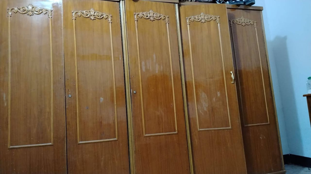 كنتور نقص يدات واقفاله وجربايه وميز مرايه للبيع قيم واخذ نضيفات تسگام الاصلي حي الامام علي ***********
