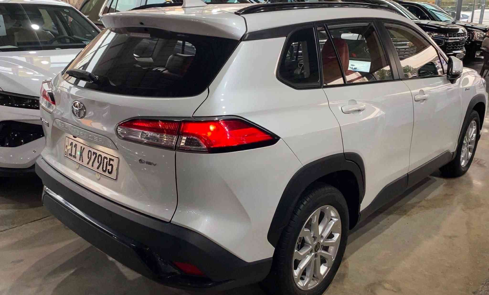 هايبرد • ٢٠٢٥ • داخل احمر