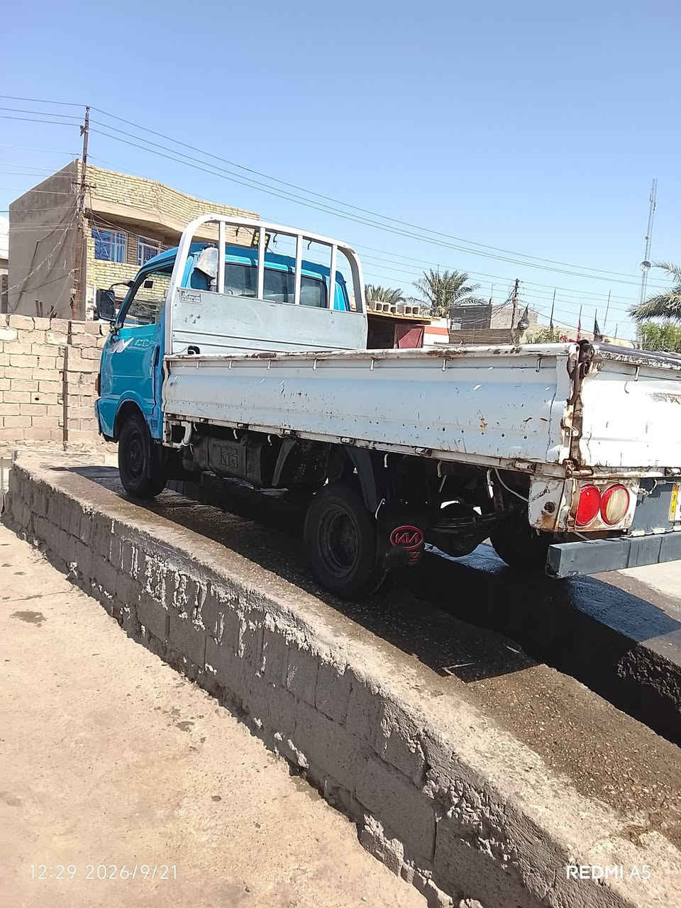 السلام عليكم كيا للبيع موديل 94 سياره جاهزه كل نقص ما بيها ماكينه جديده گير اكسن قماره بلاديه سنويه 31 رقم انجليزي بغداد السعر 35 ورقه  مال 8 جنكال رقم  الهاتف***********

نص مكتوب في الصور:
- 12:27 2026/7/21 REDMI A5
- 12:29 2026/9/21 REDMI A5