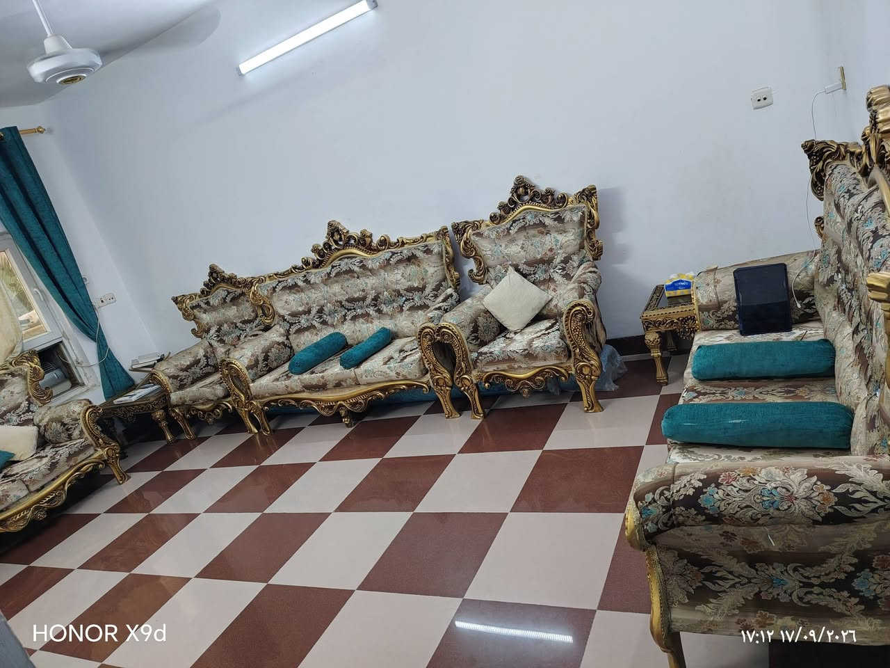 تخم رئاسي نضيف للبيع السعر 325 وبي مجال 
رقم ***********

نص مكتوب في الصور:
- HONOR X9d 17:13 17/09/2026
- HONOR X9d 17:12 17/09/2026