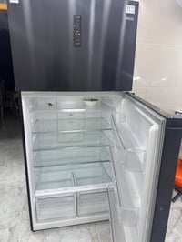 مرحبا  ثلاجة حافظ للبيع ب٤٠٠  المكان حي البساتين / ٠٧٧٢٣٦٠٨١٣٩  مستعمل...