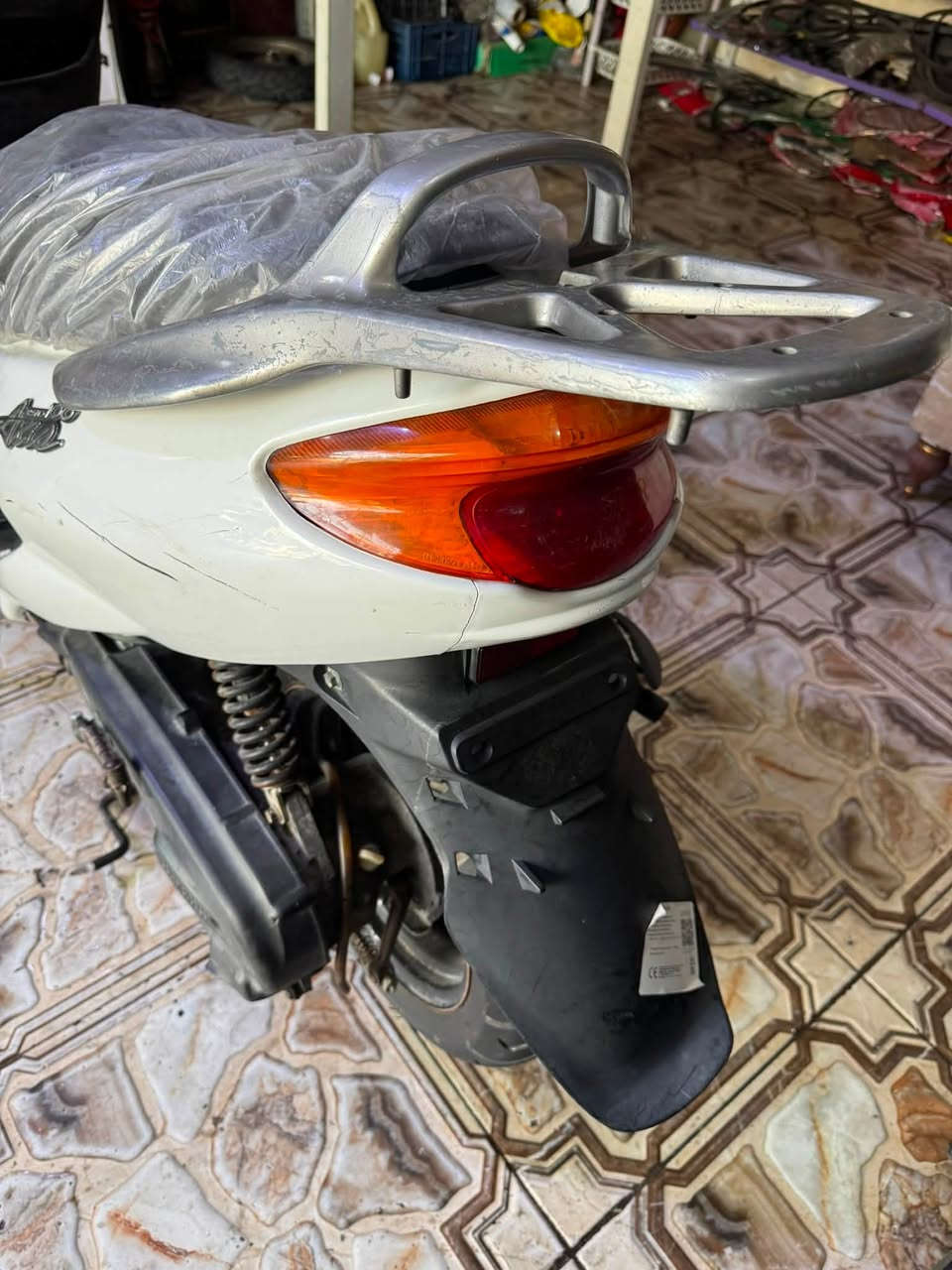 للبيع دولفين استخدام قليل
مكينة شرط ما مفتوح كفرات بلاد 
تواير جدد دبلات امامي خلفي شرط 
كهربائيات سلف هورن اشاير كله شغال 
رقم صاحب الدراجة 👇🏽
***********
