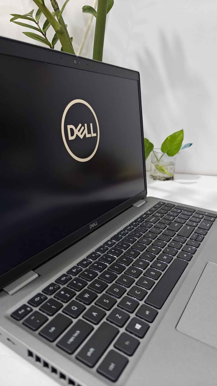 Dell Latitude 5521 💻

* المعالج: Intel Core i7-11850H (جيل حادي عشر فئة H القوية جداً للأداء العالي، بسرعة تصل إلى 2.50GHz وتتجاوز ذلك مع الـ Turbo)
* الذاكرة العشوائية (RAM): سعة 16GB من نوع DDR4 (تعدد مهام فائق وسلاسة تامة بين البرامج الثقيلة)
* الهارد (التخزين): 256GB NVMe SSD (إقلاع للجهاز في ثوانٍ وسرعة نقل بيانات فائقة)
* الشاشة: مقاس 15.6 بوصة بدقة FHD مريحة للعين وممتازة للعمل الطويل

✨ حالة الجهاز: مستخدم بدون شاحن
📞 للتواصل: ***********

السعر : 550،000 بدون شاحن

https://t.me/epic_store2 بغداد, العراق

نص مكتوب في الصور:
- About Your PC is monitored and protected. See details in Windows Security Installed RAM 16.0 GB Speed: 3200 MHz Processor 11th Gen Intel(R) Core(TM) i7-11850H @ 2.50GHz 2.50 GHz Graphics Card 128 MB Intel(R) UHD Graphics Storage 238 GB 238 GB of 238 GB SSD Rename this PC Copy DESKTOP-2924PIG Latitude 5521 Device Specifications Device Name DESKTOP-2924PIG Processor 11th Gen Intel(R) Core(TM) i7-11850H @ 2.50GHz 2.50 GHz Installed RAM 16.0 GB (15.7 GB usable) Graphics Card Intel(R) UHD Graphics (128 MB) Storage 238 GB SSD SK hynix BC511 HFM256GD1TN1-82A0A Device ID 05883DAE-F6AE-47E4-A539-FC35DEFE730 Product ID 00436-50000-00000-AAOEM System Type 64-bit operating system, x64-based processor Pen and touch No pen or touch input is available for this display Type here to search