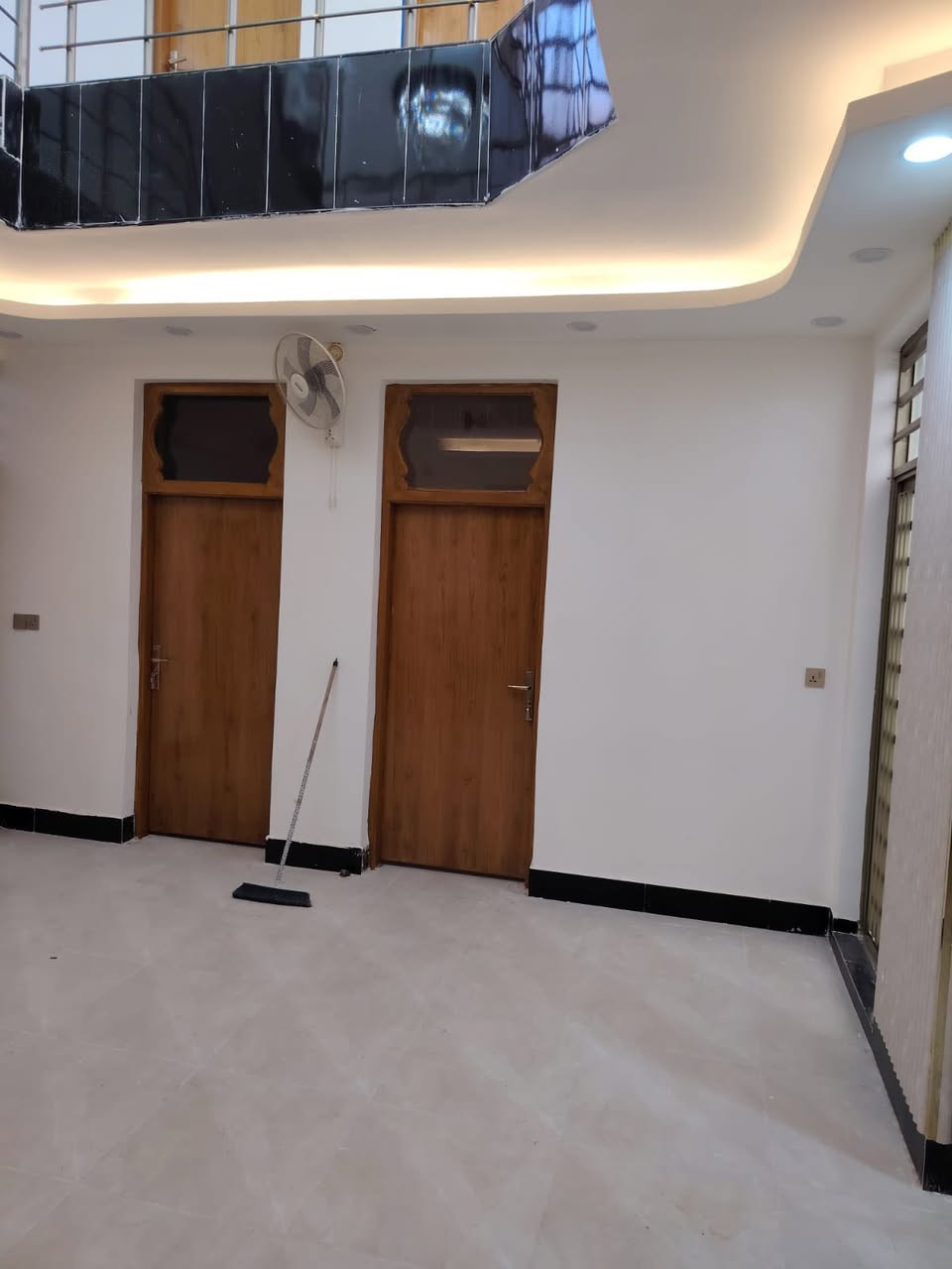 عقار للبيع النجف حي العسكري

المساحه ٢١٠متر بيت طابقين جديدغير مسكون 

منطقة ال ٣٠٠٠ منطقة جدا راقيه يحتوي على ٥غرف 

السعر ٣٥٠مليون وقابل للتفاوض تفاصيل اكثر 

*********** مجموعة العاصمة للتجارة العامة والاستثمارات العقارية
