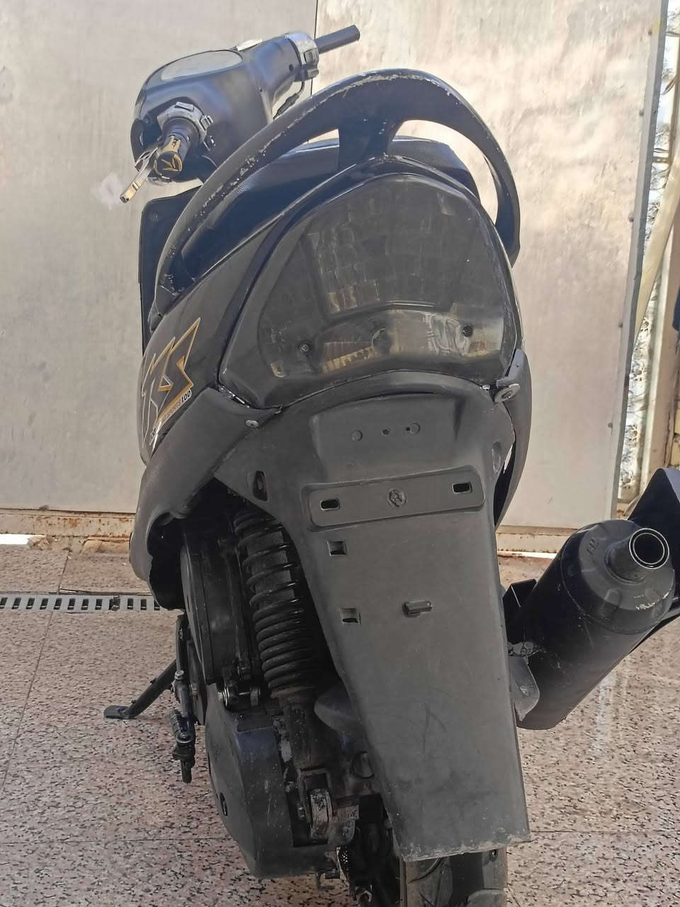 السلام عليكم دراجه للبيع ماكس عدله السعر 550  وبيه مجال العنوان مغربه *********** موجود واتساب مكلف بالنشر
