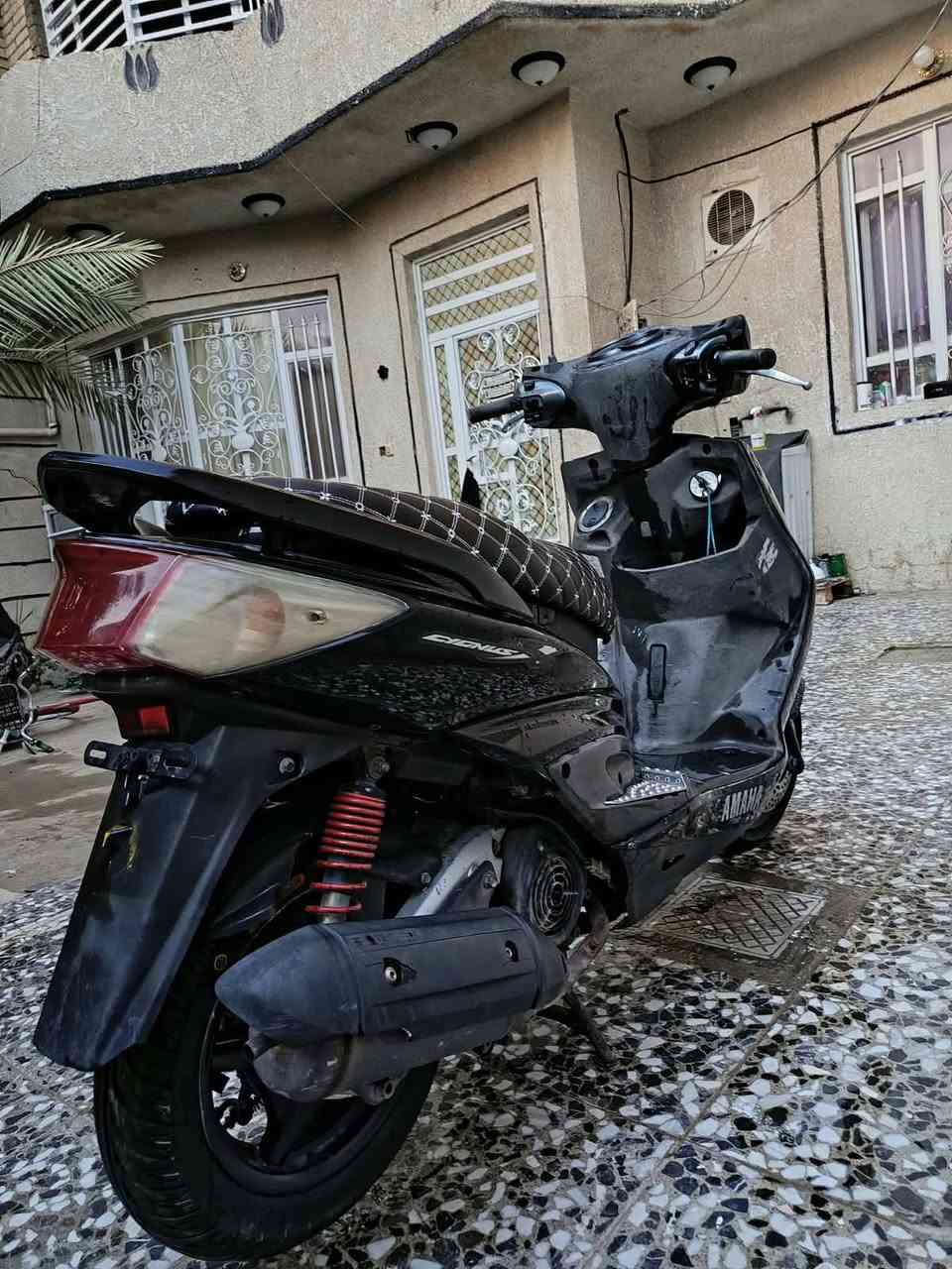 دراجة سكنس فحل كابريتر كفالة عامة نكرة سلف ودهن محرك ناعم لا نضوح ولا تبخير شلعة ومعدل تخبل كفراتها ختم واحد كهربائيات كلها كاملة قفل جنطة وقفل استيرن سعرها 600 وبيها مجال مكاني الشعلة  ‏‪***********
