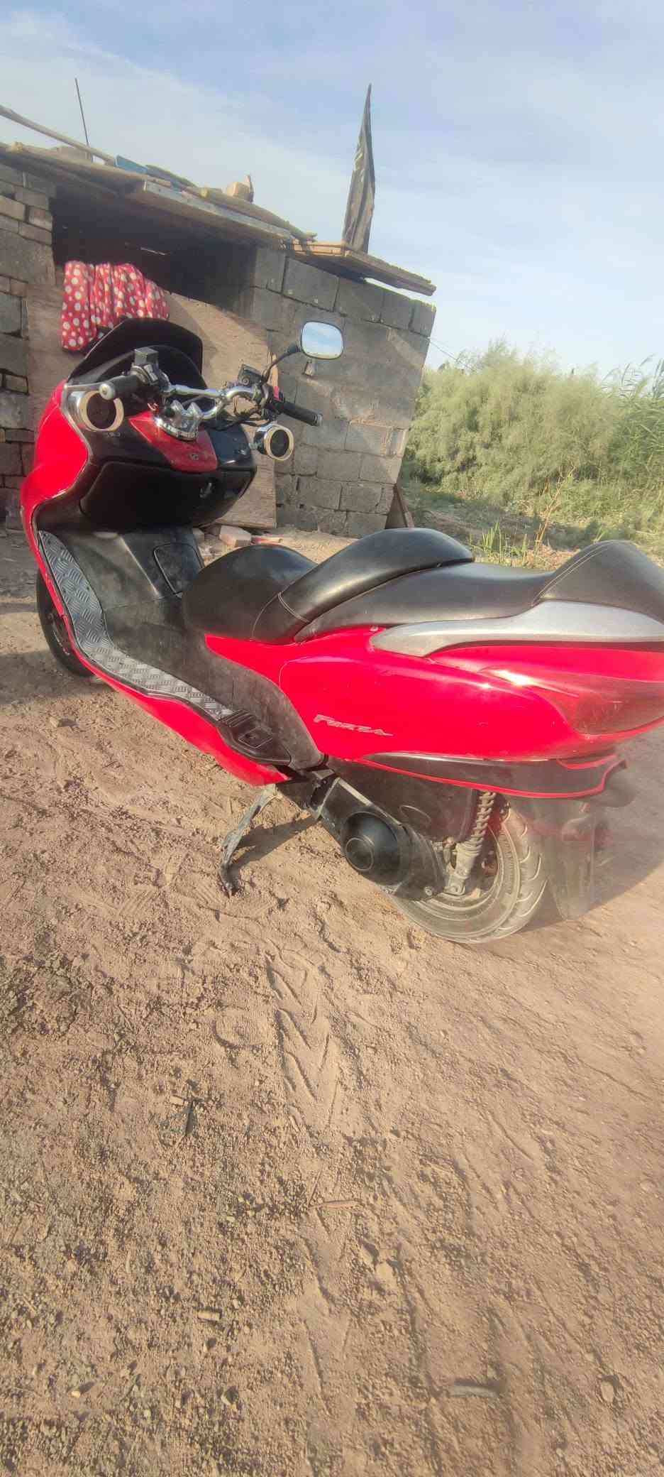 للبيع فورزه 08 نقص جاملغ امامي فقط دراجه شغاله نكره سلف كهربائيات كلها شغاله السعر 550 مكاني كوت الشراي يراسلني وبي خير ويدلل
