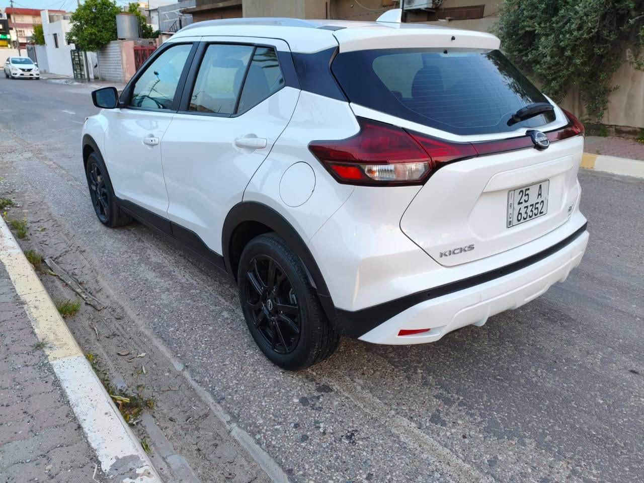 🚘 للبيع | نيسان كيكس SV موديل 2023
عنوان / كركوك ازادي 
سعر 132 ورقة ومجال بسيط 
✨ بحالة ممتازة جداً
✅ بدون حادث
✅ ماشية 4,000 كم فقط
✅ سنوية جديدة

المواصفات:
• محرك 1.6 لتر اقتصادي
• ناقل حركة أوتوماتيك CVT
• شاشة لمس مع Apple CarPlay وAndroid Auto
• كاميرات 360° (إذا كانت الفئة SV مع الباقة)
• رادارات أمامية وأنظمة أمان متقدمة
• تحذير مغادرة المسار
• فرملة طوارئ أوتوماتيكية
• مثبت سرعة
• تشغيل بصمة (Smart Key)
• تشغيل المحرك عن بُعد
• حساسات أمامية وخلفية
• جنوط ألمنيوم
• إنارة LED نهارية
• مرايا كهربائية مع إشارات
• مكيف ممتاز
• بلوتوث + USB + تحكم بالدركسون

📍 السيارة جاهزة للفحص بأي مكان.
💯 نظافة عالية ولا تحتاج أي مصروف.

📞 تواصل:
*********** (واتساب)
