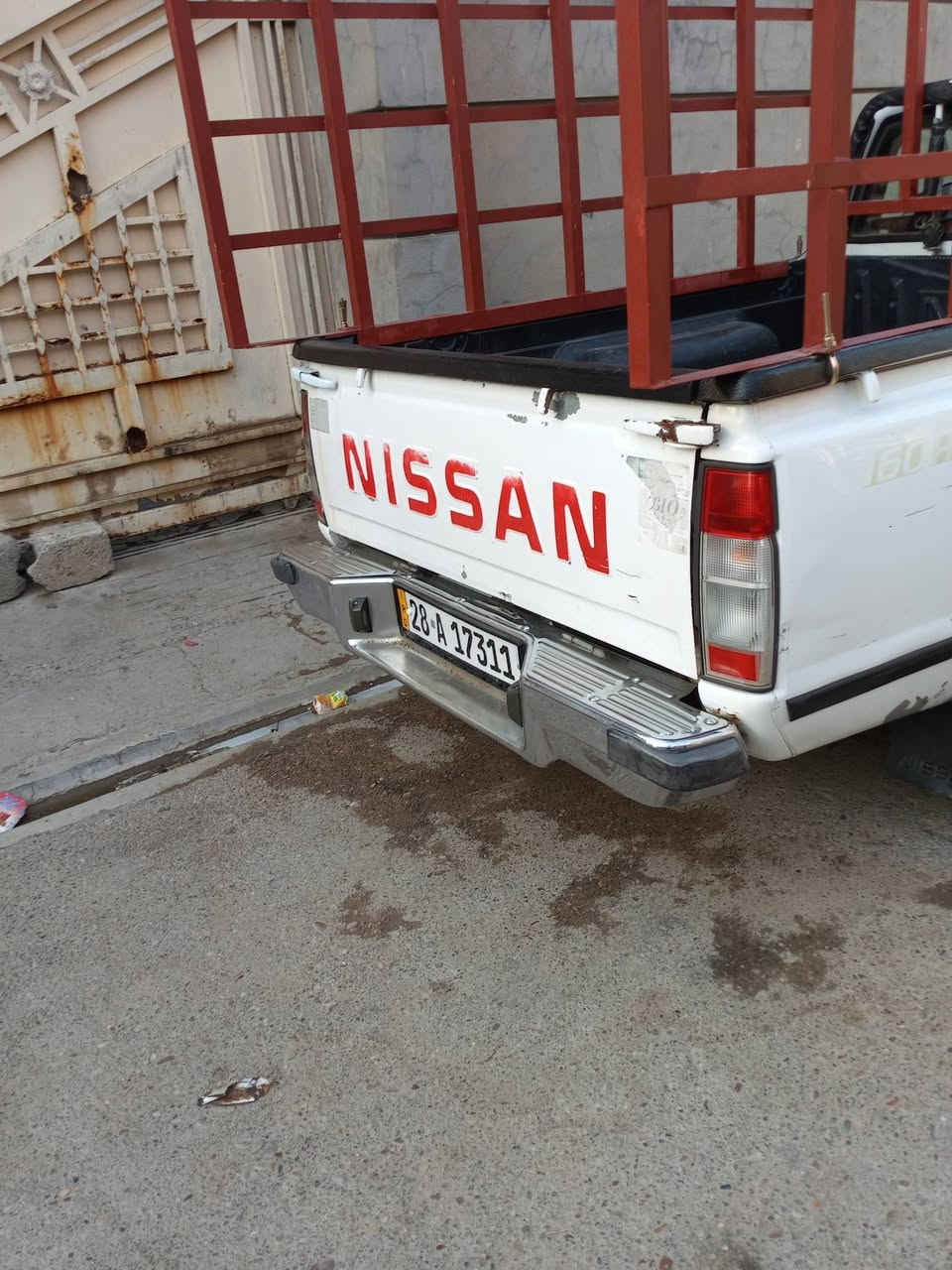 السلام عليكم ورحمة الله 
سيارة بيكم 2005 مكينه كير اكسنت 
جدد تخم تاير جديد صدر امي خلفي جديد 
سيارة بلاديه بيها جاملغ امامي خشم الجاملغ 

الرقم ،،***********
