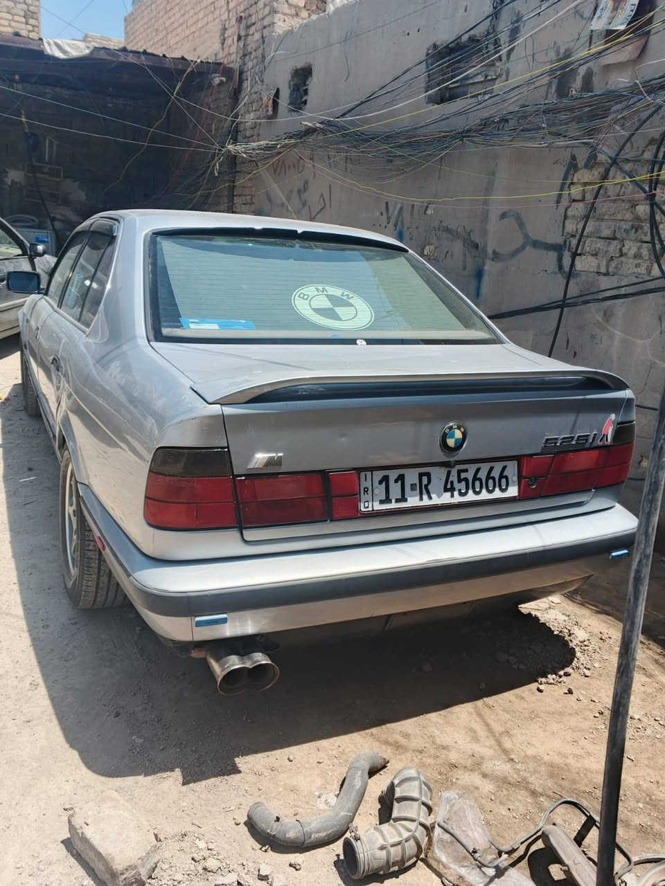 525iXيعني فور ويل سياره نضيفه
جداً اي نقص مابيه اترايك المكه
تبريد ثلج للبيع فقط 
كامله السياره 
موديل 95
السعر 70 وبيه مجال 
مكلف بالنشر اخوان وهذا رقم صاحب السيارة 
*********** اخوان بس بيع بدون مراوس وهذا رقم صاحبه وتحياتي للجميع اخوكم مصطفى الجنابي 
@الجميع
